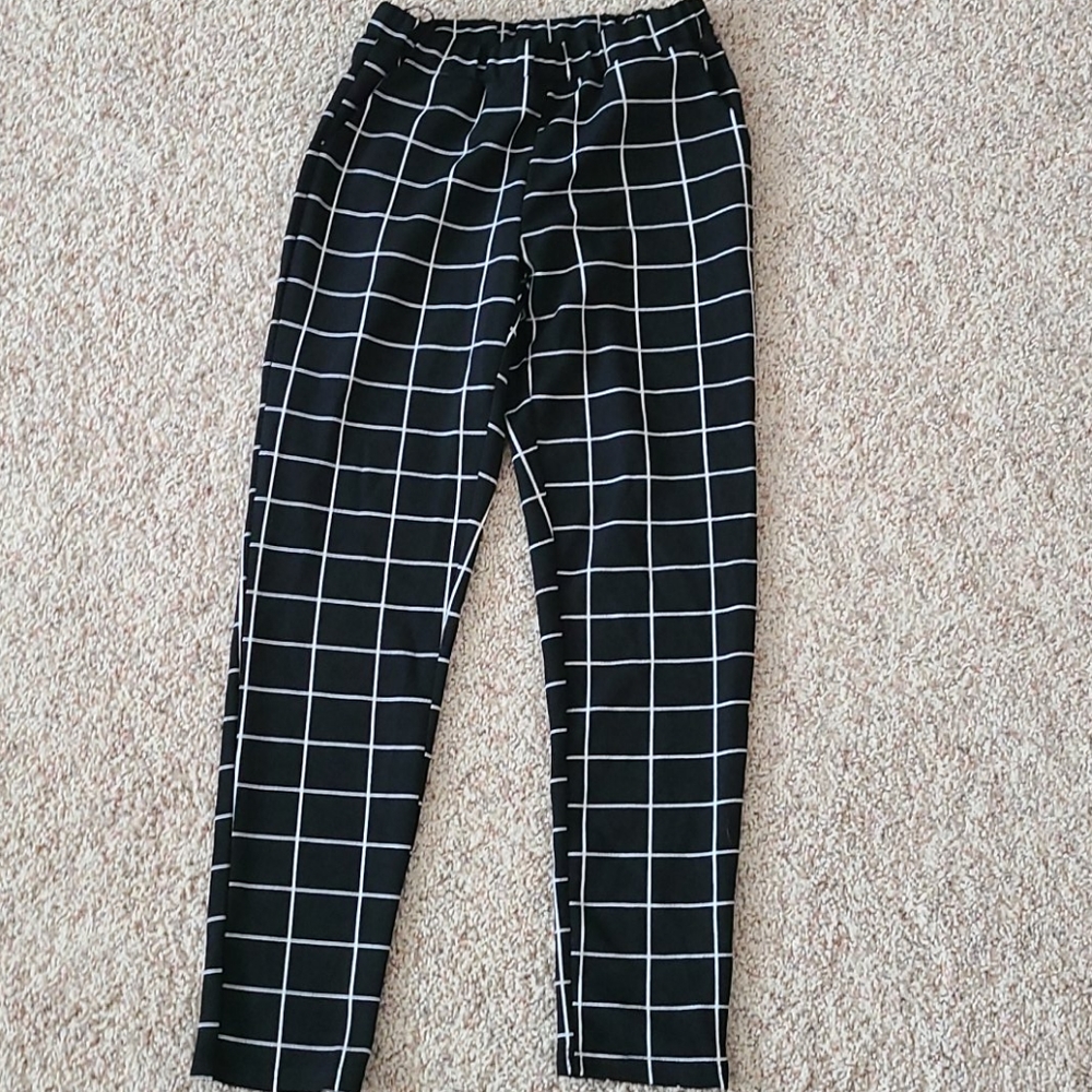Shein black and white striped pants size M
